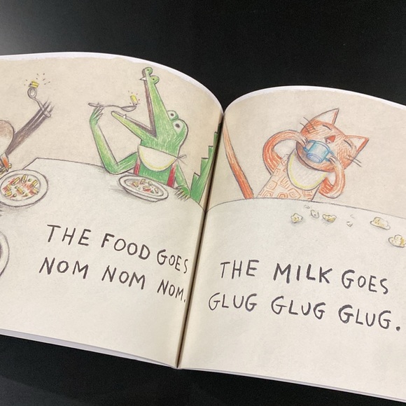 What Does Little Crocodile Say? by Eva Montanari - Softcover Children’s Book - Picture 7 of 8